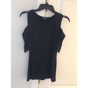 Off the shoulder shirt sleeve shirt